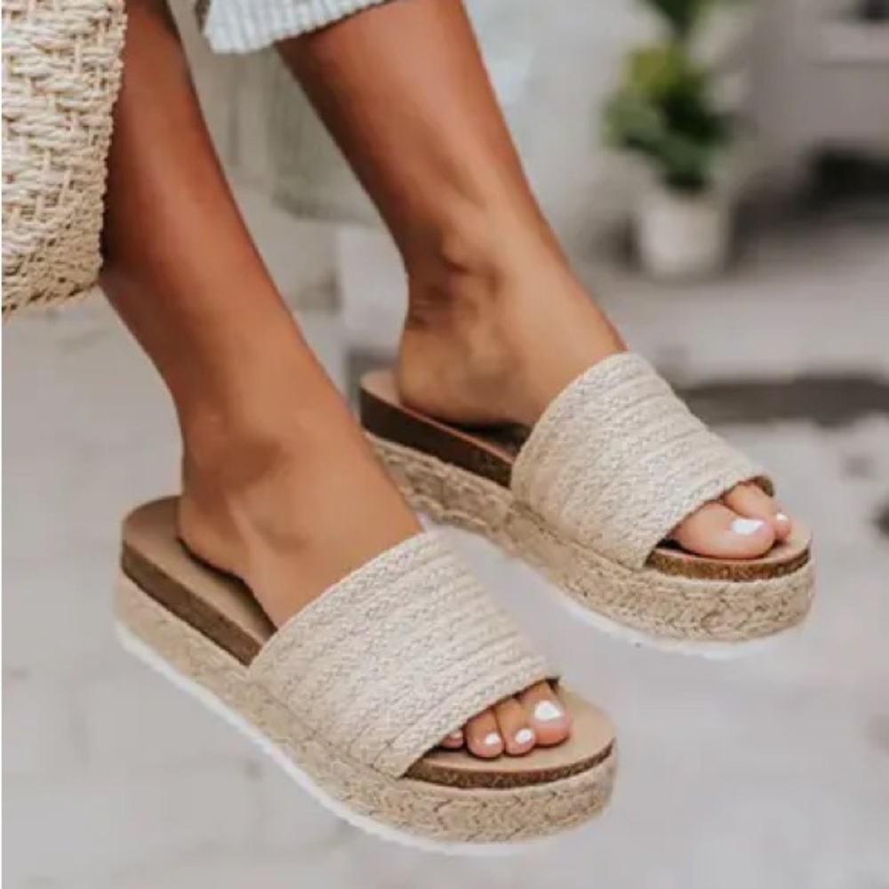 SODA Espadrille Raffia Platform Sandal